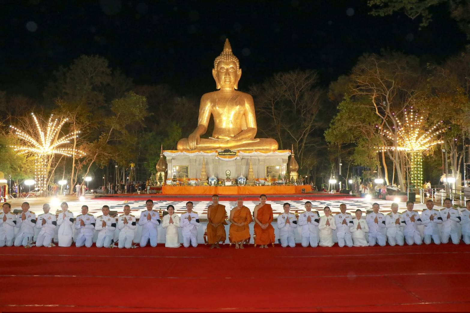 title - ร่วมพิธีบำเพ็ญกุศลและแสดงความอาลัย ในวาระครบ 100 วัน (สตมวาร) แห่งการสวรรคต สมเด็จพระนางเจ้าสิริกิติ์ พระบรมราชินีนาถ พระบรมราชชนนีพันปีหลวง